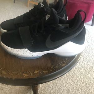 Nike Paul George Pg1 "black ice". Boys size 6 .